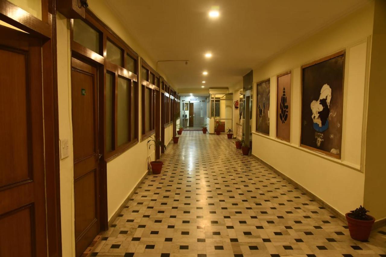 Hotel Gaurab Dehradun Exterior foto