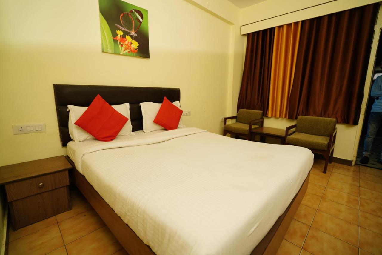 Hotel Gaurab Dehradun Exterior foto