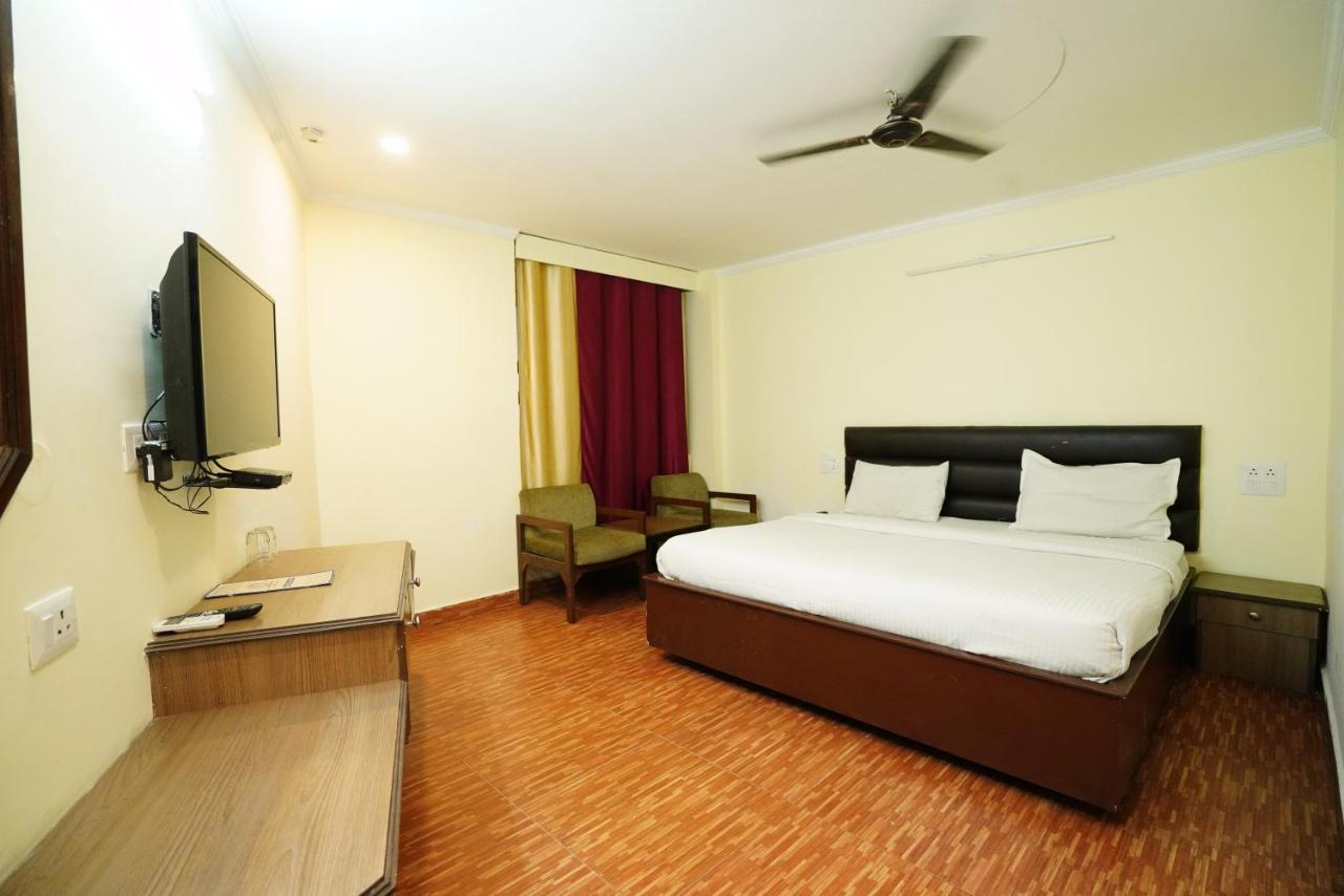 Hotel Gaurab Dehradun Exterior foto