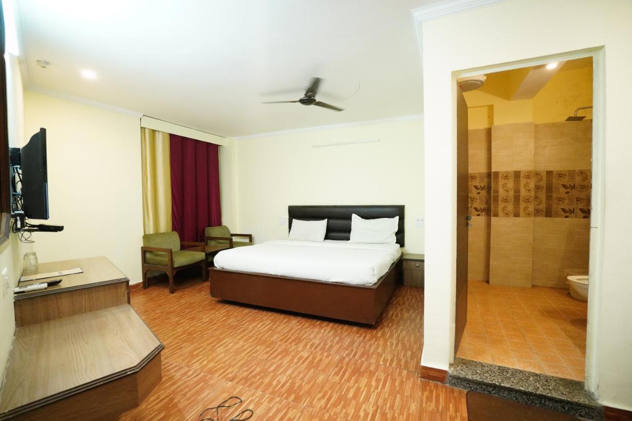 Hotel Gaurab Dehradun Exterior foto