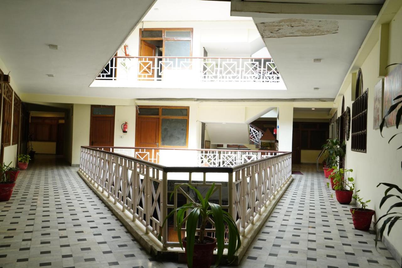 Hotel Gaurab Dehradun Exterior foto