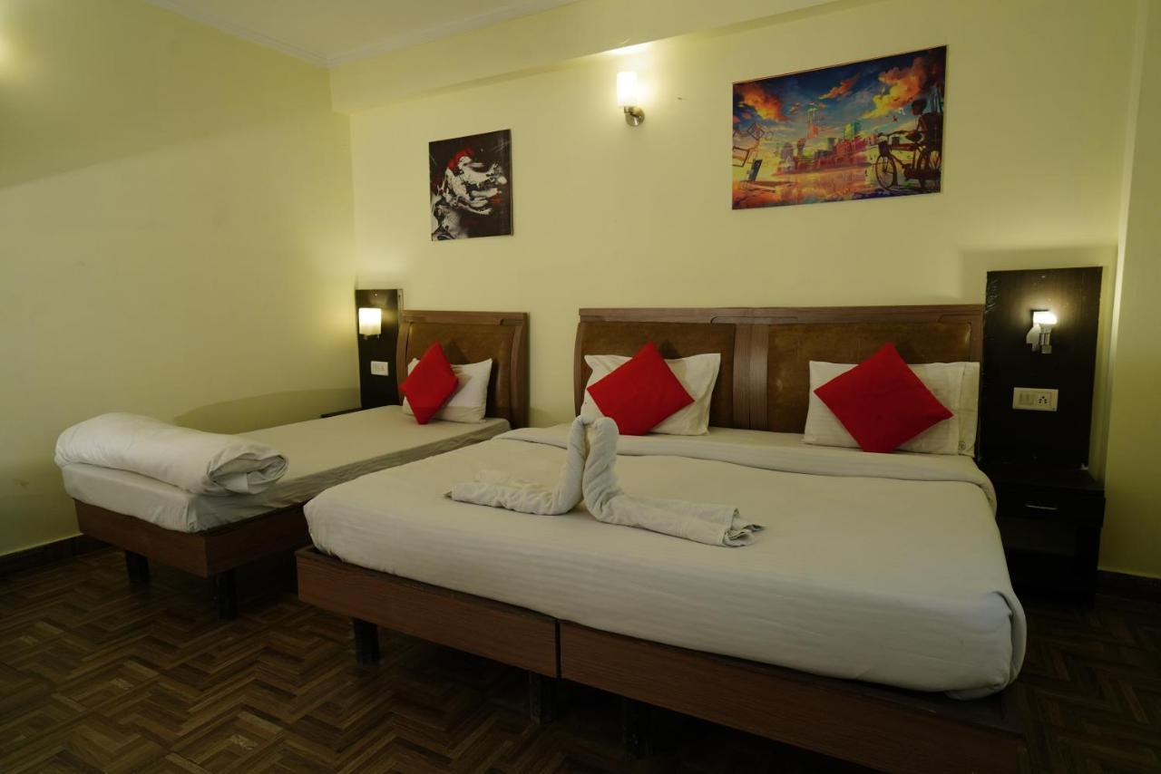 Hotel Gaurab Dehradun Exterior foto